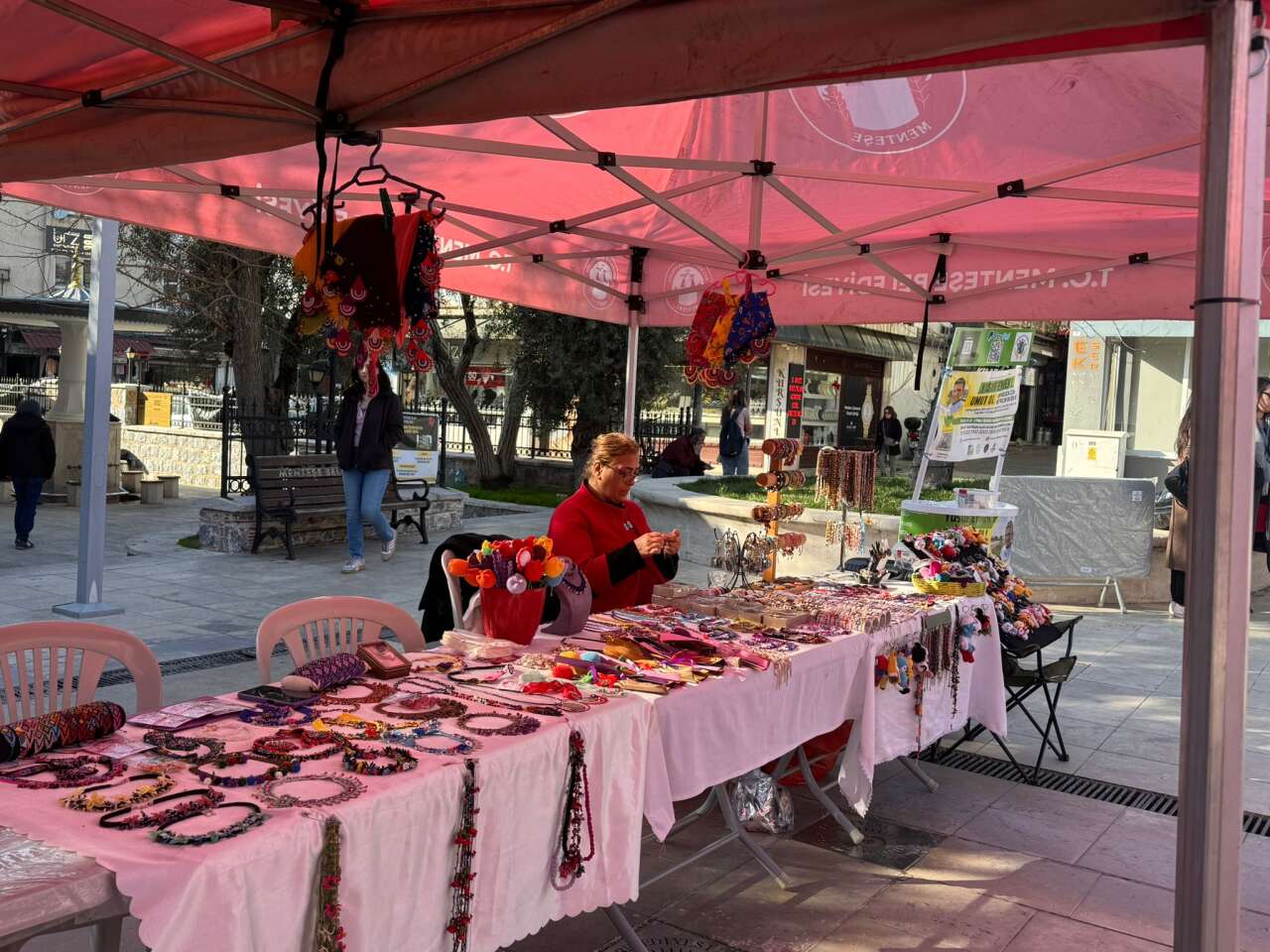 Menteşe Belediyesi’nden Kadın Üreticilere Destek: Kadın Emeği Pazarı Bugün Başladı 4